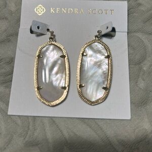 Kendra Scott Elle earrings